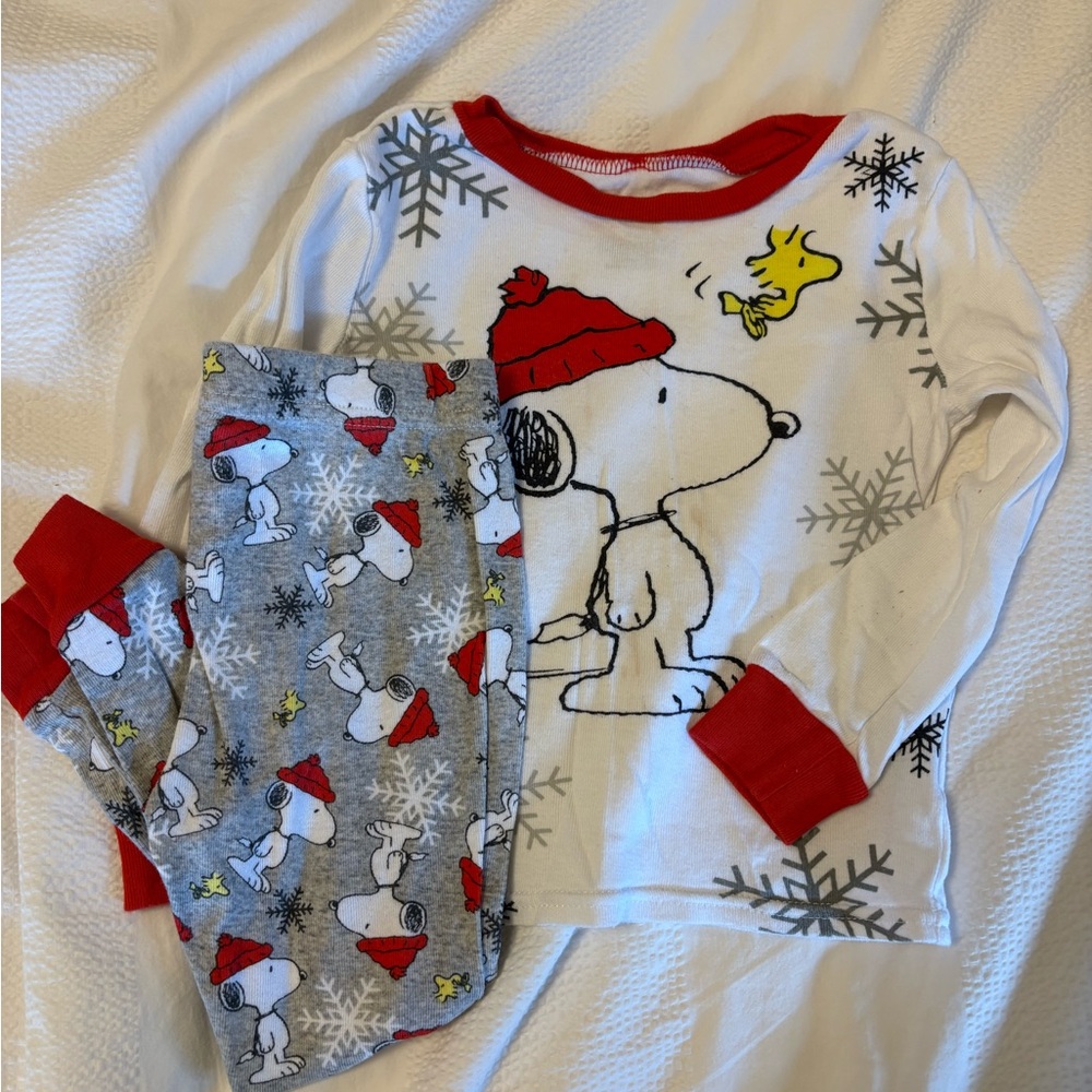 Peanuts Snoopy Kids Red & White Holiday Pajama Set